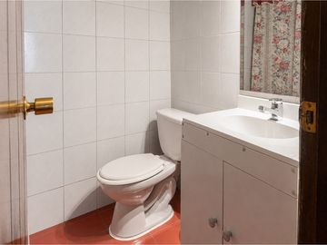 CASA UN PISO VITACURA / LAS HUALTATAS