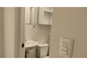 Arrienda Apartamento- segundo piso -parqueadero-c. montes-