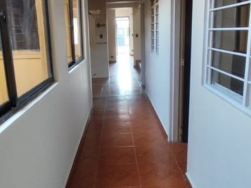 VENDO CASA DE 3 PISOS  EN EL BARRIO CALIMA SOBRE CALLE VEHICULAR