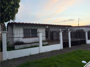 SE ALQUILA AMPLIA CASA EN CHANIS