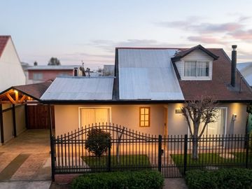 CASA DIVIDIDA IDEAL PARA NEGOCIO