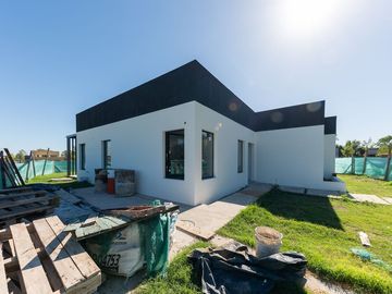 VENTA CASA 4 AMBIENTES SANTA SOFIA PILAR DEL ESTE