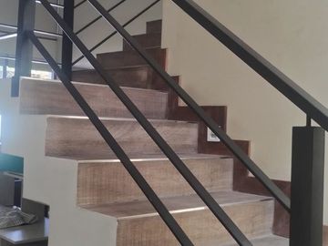 Casa Duplex 4ta oeste 8 años antiguedad