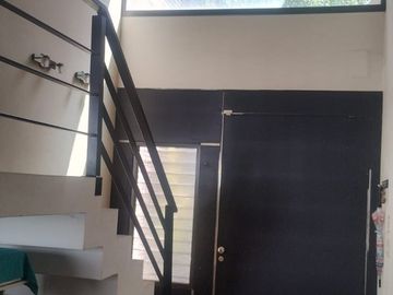 Casa Duplex 4ta oeste 8 años antiguedad