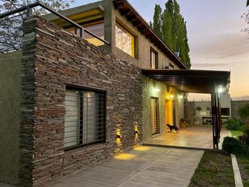 Gran Propiedad Turística en Venta en Valle de Uco