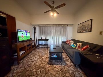 VENTA CASA 4 AMB COCHERA JARDIN PILETA CASTELAR