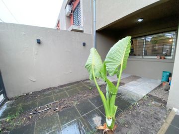 VENTA DUPLEX 3 AMB C/PARQUE Y COCHERA ITUZAINGO