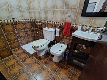 VENTA CASA 4 Amb. c/JARDIN y PILETA - OPORTUNIDAD!