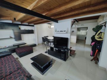 VENTA CASA 4 Amb. c/JARDIN y PILETA - OPORTUNIDAD!