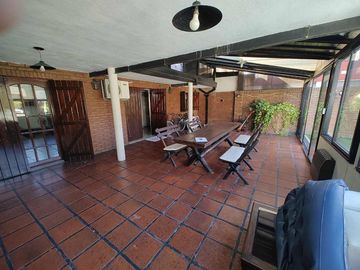 VENTA CASA 4 Amb. c/JARDIN y PILETA - OPORTUNIDAD!