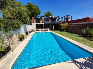 VENTA CASA 4 Amb. c/JARDIN y PILETA - OPORTUNIDAD!