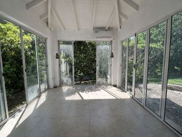 VENTA CASA 4 AMB B CERRADO PARQUE LELOIR APTO CRED