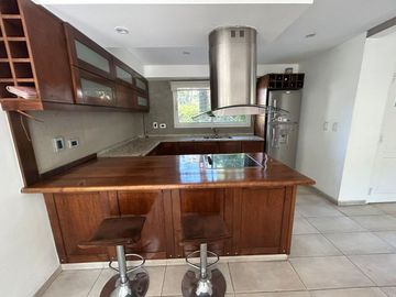 VENTA CASA 4 AMB B CERRADO PARQUE LELOIR APTO CRED