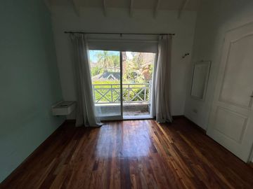 VENTA CASA 4 AMB B CERRADO PARQUE LELOIR APTO CRED