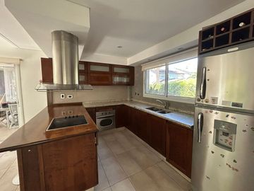 VENTA CASA 4 AMB B CERRADO PARQUE LELOIR APTO CRED