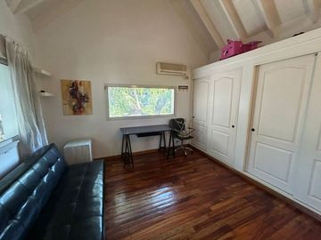 VENTA CASA 4 AMB B CERRADO PARQUE LELOIR APTO CRED