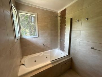 VENTA CASA 4 AMB B CERRADO PARQUE LELOIR APTO CRED