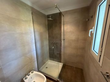 VENTA CASA 4 AMB B CERRADO PARQUE LELOIR APTO CRED