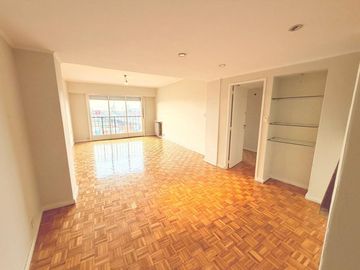 Dpto. 3 amb. en venta piso alto Avda. Libertador