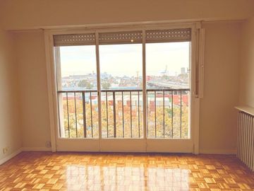Dpto. 3 amb. en venta piso alto Avda. Libertador