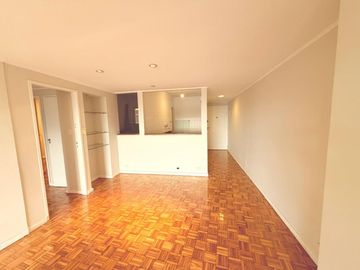 Dpto. 3 amb. en venta piso alto Avda. Libertador