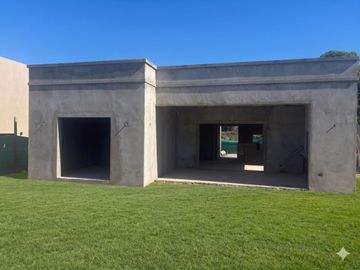 CASA EN VENTA A ESTRENAR 4 AMB EL ALJIBE, PILAR.