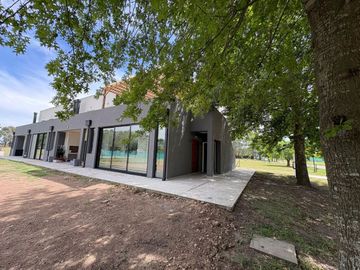 VENTA DUPLEX 4 AMB CARDALES VILLAGE PILETA FINANC