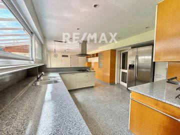 VENTA CASA 4 dormitorios HIGHLAND PARK gran parque