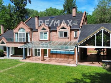 VENTA CASA 4 dormitorios HIGHLAND PARK gran parque