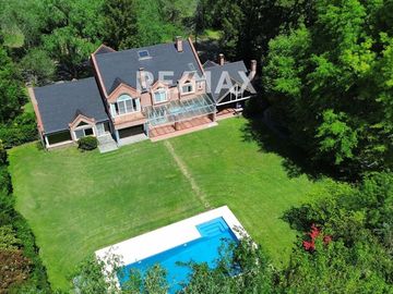 VENTA CASA 4 dormitorios HIGHLAND PARK gran parque