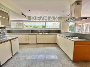 VENTA CASA 4 dormitorios HIGHLAND PARK gran parque