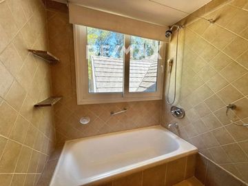 VENTA CASA 4 dormitorios HIGHLAND PARK gran parque