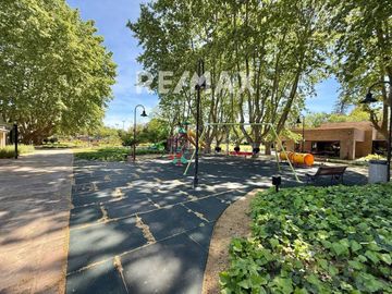VENTA CASA 4 dormitorios HIGHLAND PARK gran parque