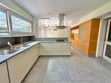 VENTA CASA 4 dormitorios HIGHLAND PARK gran parque