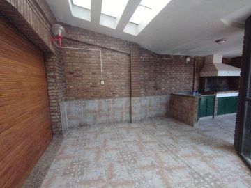 EN VENTA CASA 3 DORMITORIOS BARRIO SALADILLO