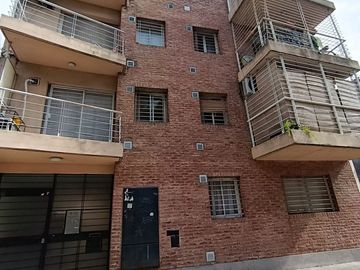 VENTA DEPARTAMENTO 2 DORMI BALCON URQUIZA 3600