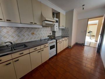 VENTA DEPARTAMENTO DOS DORMITORIOS CENTRO/PERMUTA