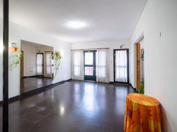 VENTA CASA DE TRES DORMITORIOS