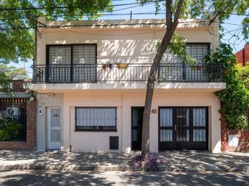 VENTA CASA DE TRES DORMITORIOS