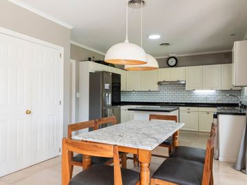 ALQUILER C/MUEBLES AL AGUA NORDELTA