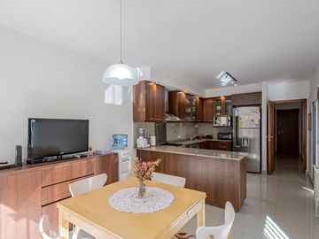 CASA 7 AMB BARRIO INGLES HURLINGHAM - APTO CREDITO