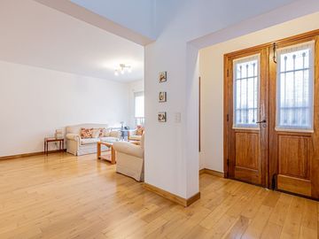 CASA 7 AMB BARRIO INGLES HURLINGHAM - APTO CREDITO