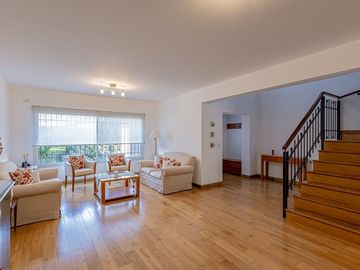 CASA 7 AMB BARRIO INGLES HURLINGHAM - APTO CREDITO