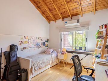 CASA 7 AMB BARRIO INGLES HURLINGHAM - APTO CREDITO
