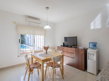 CASA 7 AMB BARRIO INGLES HURLINGHAM - APTO CREDITO