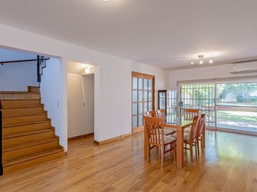 CASA 7 AMB BARRIO INGLES HURLINGHAM - APTO CREDITO