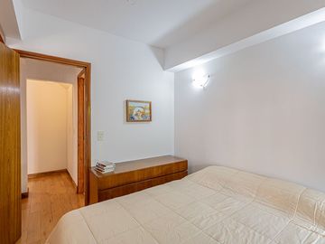 CASA 7 AMB BARRIO INGLES HURLINGHAM - APTO CREDITO