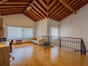 CASA 7 AMB BARRIO INGLES HURLINGHAM - APTO CREDITO