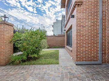 CASA 7 AMB BARRIO INGLES HURLINGHAM - APTO CREDITO