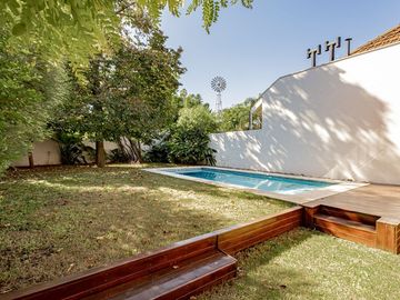 CASA 7 AMB BARRIO INGLES HURLINGHAM - APTO CREDITO